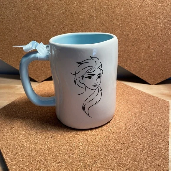 NWT Rae Dunn Disney Frozen “Ice Queen” ceramic mug - Picture 3 of 3